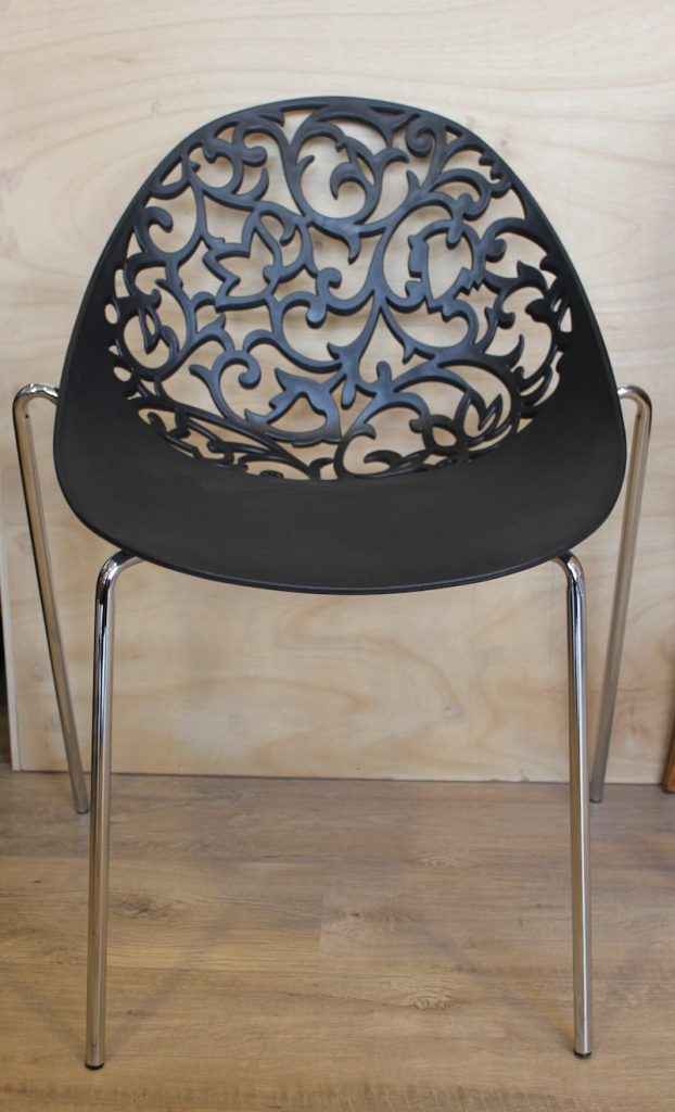 Zwarte design stoel met motief