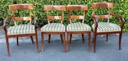 Een set van vier mahoniehouten Biedermeier stoelen